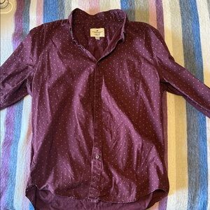 Men's American Eagle Burgundy Polka Dot Shirt